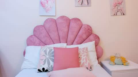 mila_adamss online show from July 18, 11:03 am