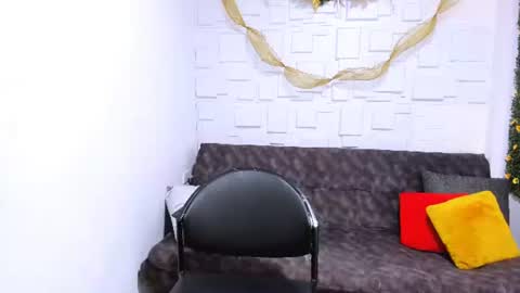 mila_cinnamon13 online show from January 13, 7:42 pm