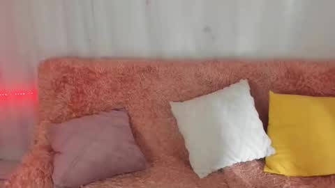 mila_cinnamon13 online show from March 3, 12:37 pm