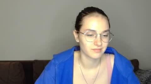 mila_keyy online show from September 8, 10:20 pm