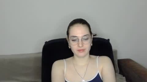 Snapshot of mila_keyy chatting on April 7, 8:09 pm mila_keyy online show from April 7, 8:09 pm