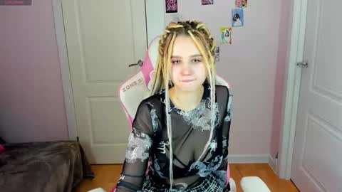 mila_kinor online show from December 27, 1:53 am