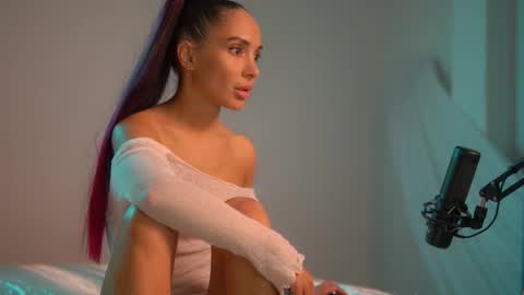 mila may  online show from September 21, 3:46 pm