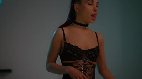 Snapshot of mila_may_ chatting on May 1, 4:28 am mila may online show from May 1, 4:28 am