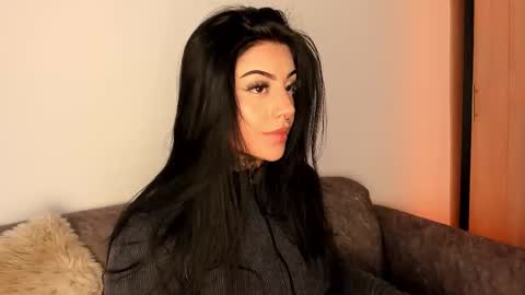 Snapshot of mila_monty__ chatting on February 5, 7:40 pm online show from February 5, 7:40 pm