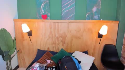 Mila and samy online show from October 15, 12:05 pm