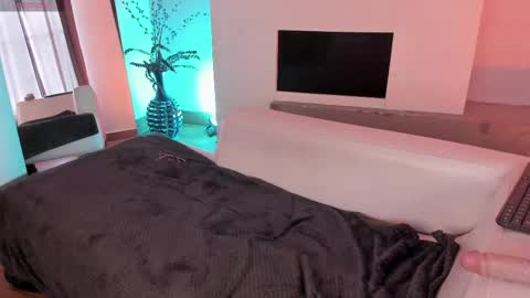 Mila online show from March 1, 5:27 pm