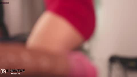 M I L A  online show from September 19, 1:01 pm