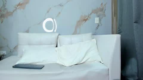          online show from February 7, 9:15 pm