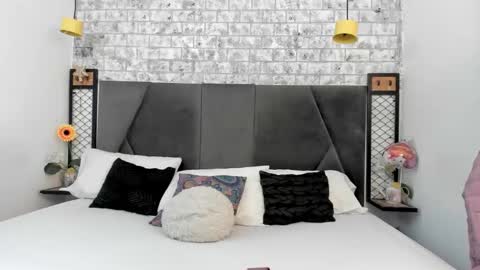 mila online show from September 26, 10:08 am