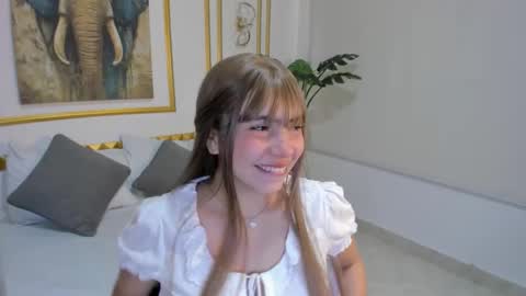 milaack_ online show from March 29, 1:11 pm