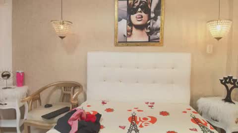 miladiosa online show from March 27, 12:38 pm