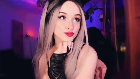 MiladyJolie online show from February 25, 4:35 am