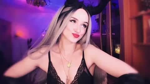 MiladyJolie online show from March 1, 12:50 am