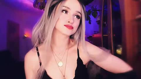 MiladyJolie online show from March 4, 1:34 am