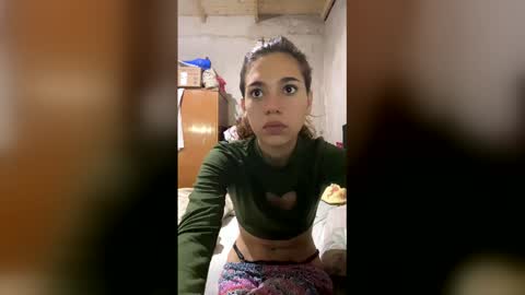 Snapshot of milagrossuwu chatting on April 3, 11:19 am milagrossuwu online show from April 3, 11:19 am