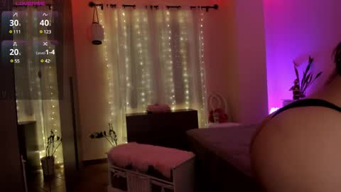 Snapshot of milamaee chatting on December 28, 7:01 pm Mila Mae online show from December 28, 7:01 pm