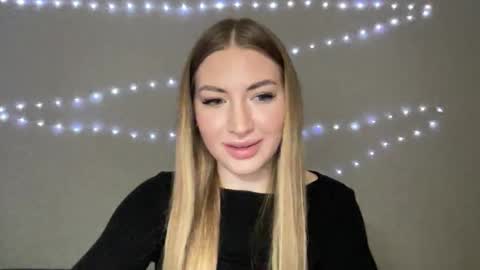 Milana online show from December 4, 7:01 pm