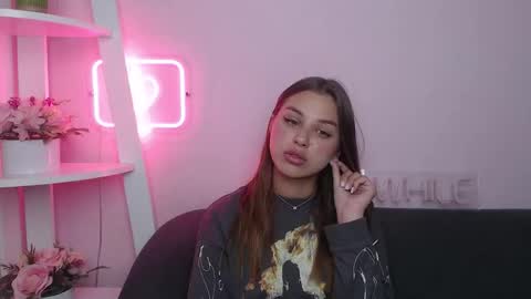 milanaangelas online show from September 9, 7:46 pm