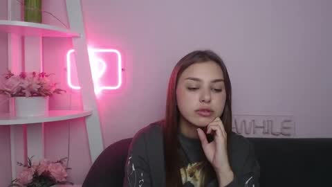 milanaangelas online show from November 3, 8:32 pm