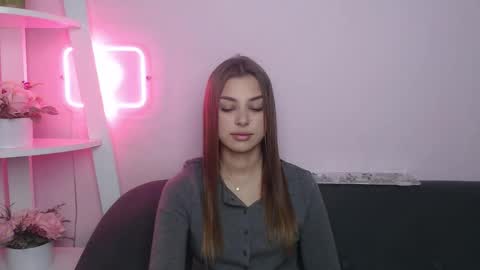 milanaangelas online show from November 28, 5:54 am