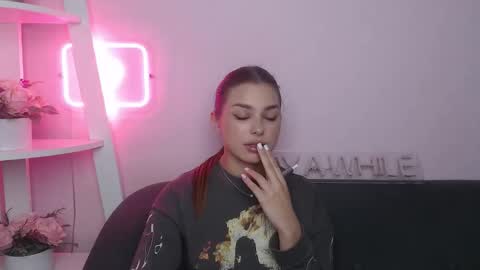 milanaangelas online show from November 30, 6:28 am