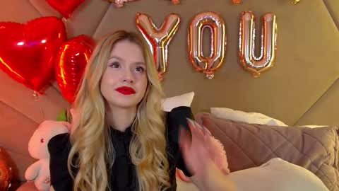 MilanaBalmain online show from February 14, 5:15 am