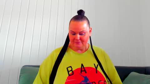 Lana online show from March 12, 1:50 pm