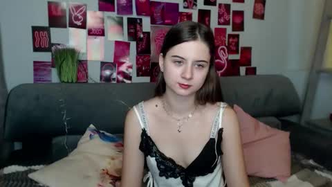 milanaroz online show from September 28, 5:13 am