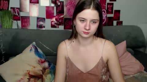 milanaroz online show from October 19, 5:02 pm