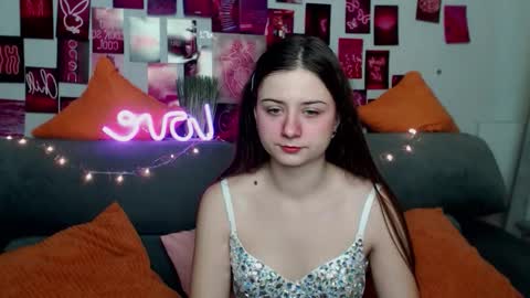 milanaroz online show from November 2, 6:05 am