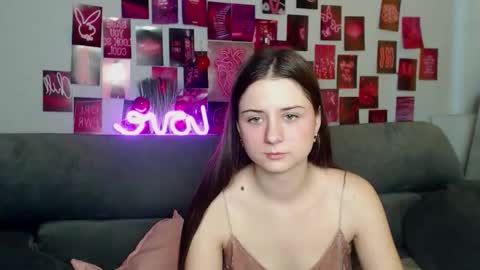 milanaroz online show from November 16, 5:46 am