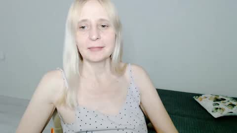 Milena online show from February 9, 3:01 pm