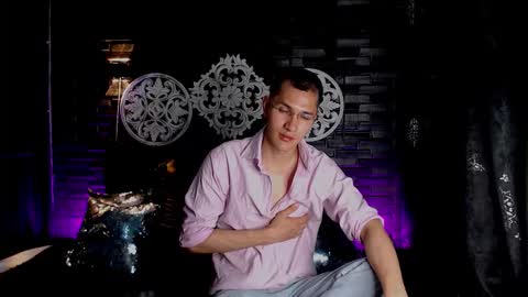 milandavid1 online show from March 18, 6:22 pm