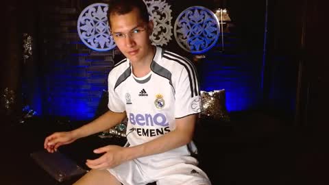 milandavid1 online show from March 31, 5:46 pm