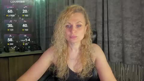 Snapshot of milanna_x chatting on April 26, 8:50 pm milanna_x online show from April 26, 8:50 pm