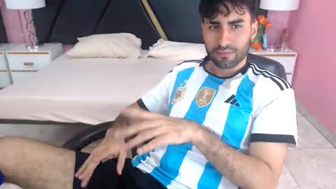 milanzaire online show from October 15, 12:00 am