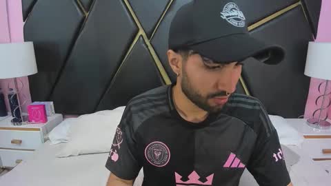 milanzaire online show from November 26, 12:33 am