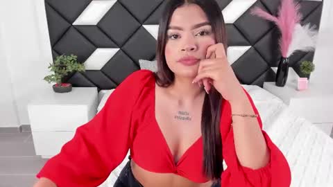  S  online show from June 25, 9:41 pm