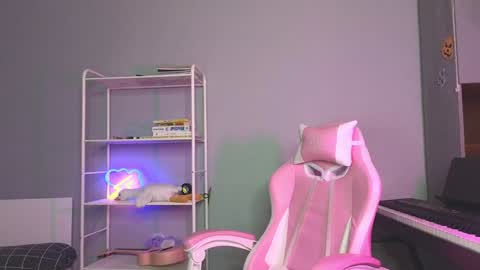 Snapshot of milaslovv chatting on January 11, 6:01 pm Mila online show from January 11, 6:01 pm