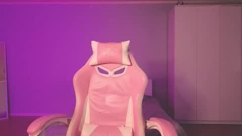 Snapshot of milaslovv chatting on September 15, 6:08 pm Mila online show from September 15, 6:08 pm