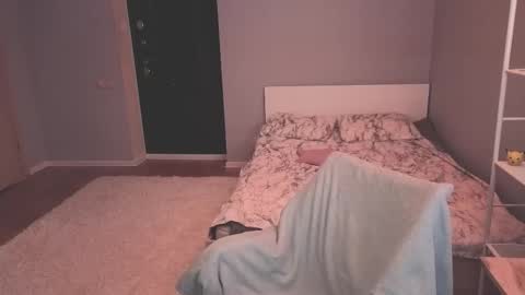 Snapshot of milaslovv chatting on February 16, 4:14 pm Mila online show from February 16, 4:14 pm