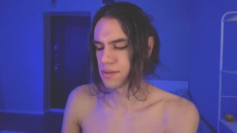 Snapshot of milaslovv chatting on February 18, 2:13 pm Mila online show from February 18, 2:13 pm