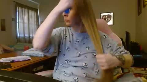 Mila online show from March 26, 1:17 pm