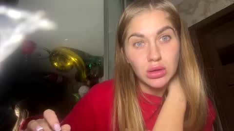 Snapshot of milavixen chatting on October 22, 9:47 pm MILA online show from October 22, 9:47 pm