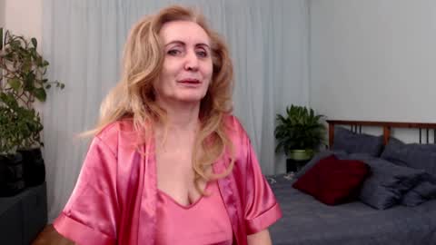 Mila online show from December 14, 2:44 pm