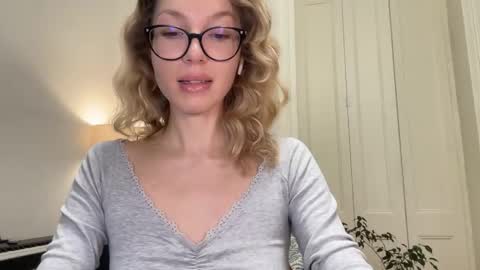 Snapshot of milayah chatting on October 23, 4:06 pm Mila online show from October 23, 4:06 pm