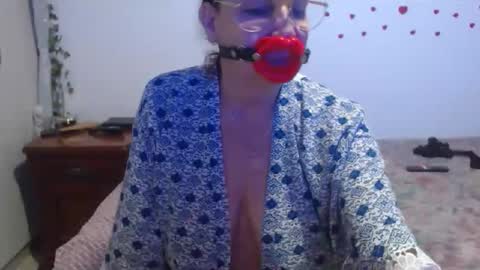 milchanell online show from February 3, 6:40 am