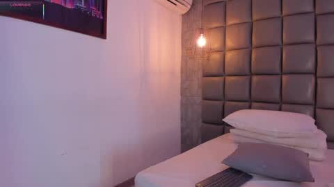 Milena  online show from September 19, 3:19 am