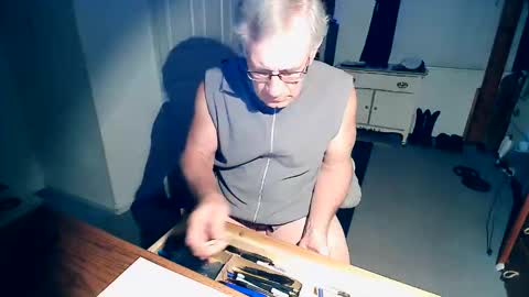 Milehi1958 online show from November 6, 10:05 am